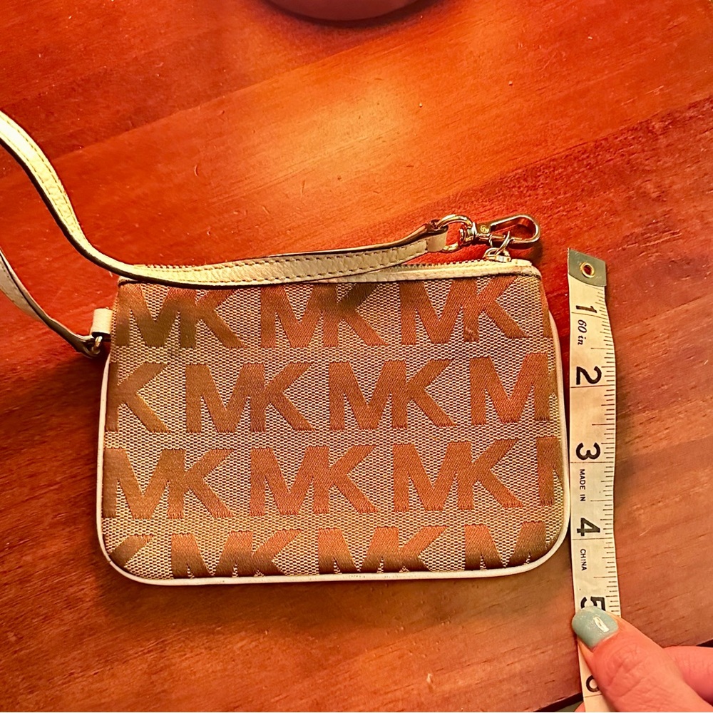 michael kors coin purse - Picture 4 of 4